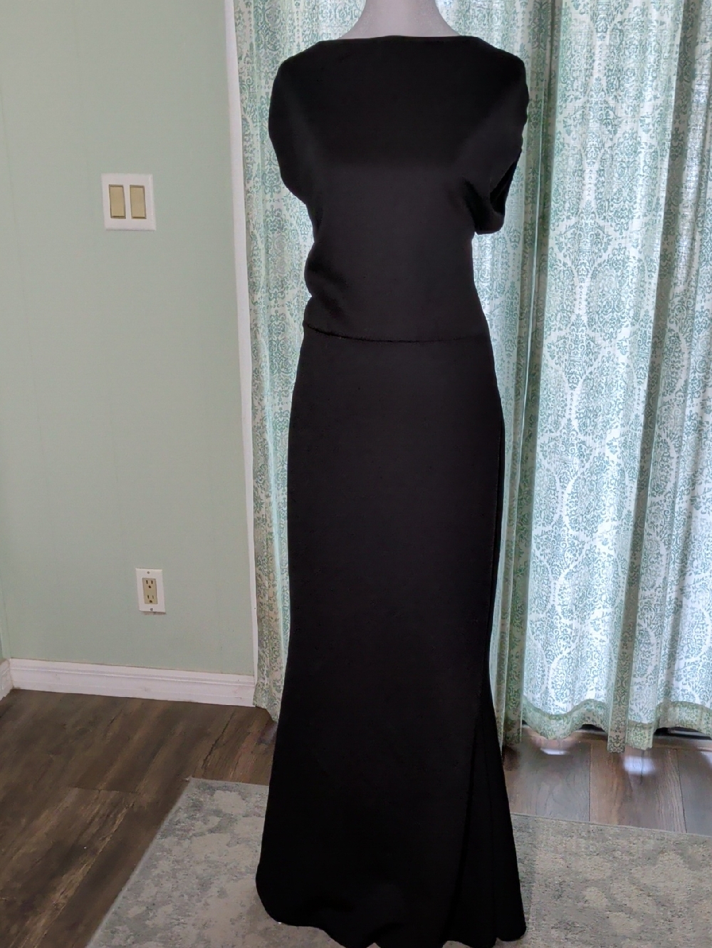 Oys Black Maxi With A Mermaid Skirt